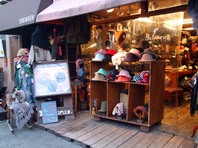 古着屋の店頭