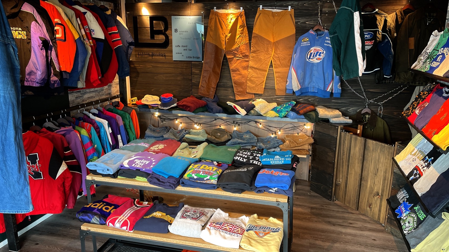 古着屋店内